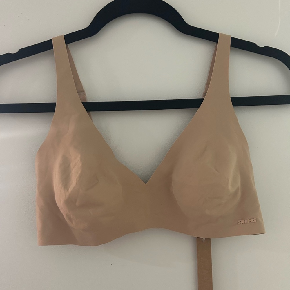 SKIMS Women's clay plunge Bra Size M